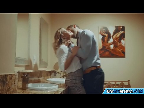 ❤️ Når en barmfagre blondine forfører dig på et offentligt toilet ❌ Sex video at da.chengchengsm4.top ❌